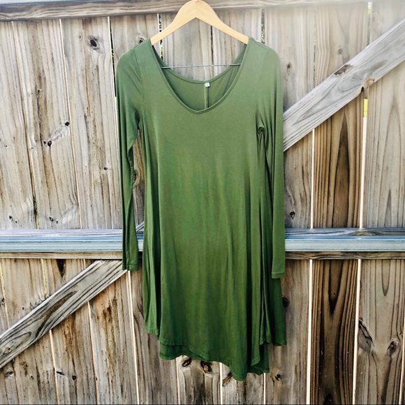 Dresses & Skirts - Long Sleeve Green Dress